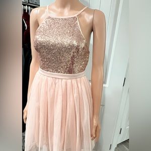Varga seguin metallic pink and tule dress size S color champagne NWOT